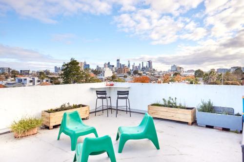 Central Classic Collingwood Modern Apt in أبوتسفورد