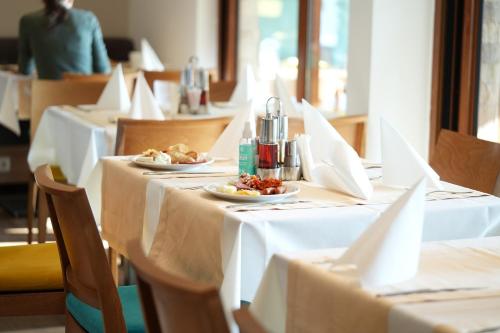 Hotel Mons - main image