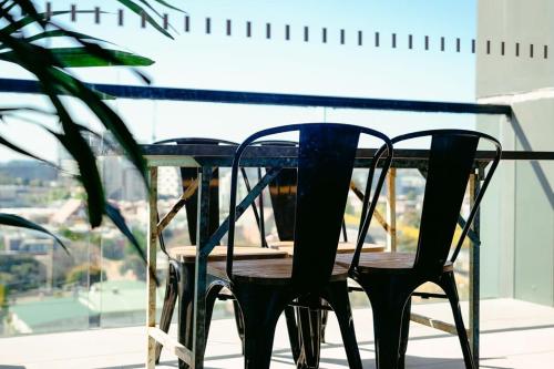Ovation - New Footscray Apt w parking & pool, Melbourne (foto 6)