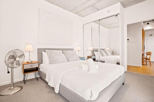 Ovation - New Footscray Apt w parking & pool, Melbourne (foto 10)
