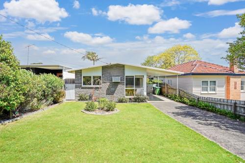 Coastal Rosebud Family Home - Steps from the Beach