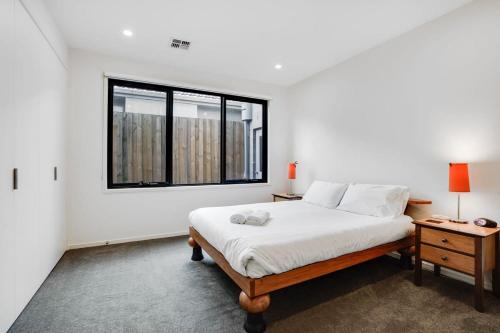 Relaxing Bentleigh Executive Family Getaway