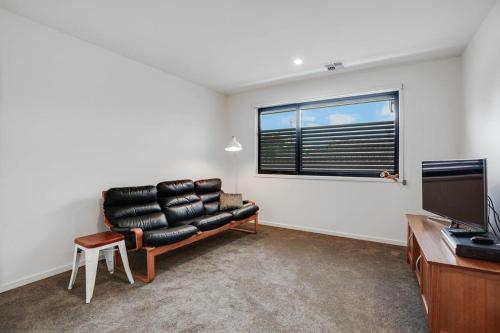 Relaxing Bentleigh Executive Family Getaway Relaxing Bentleigh Executive Family Getaway
