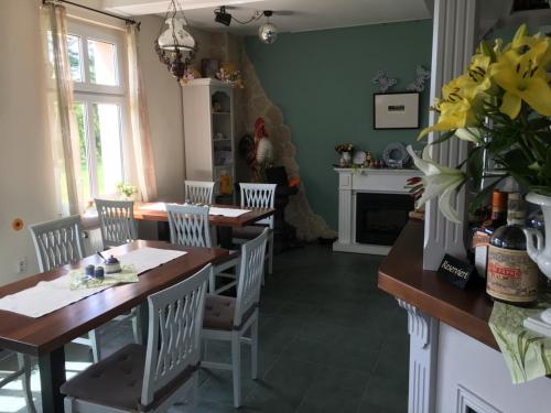 Restorāns, Ferienhof Altglobsow/ Cafe Seeblick in Großwoltersdorf