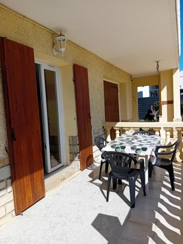 Facilities, Bas de villa avec jardin piscine clim proche plages calanques in L'Estaque