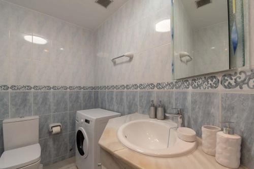 One-Bedroom Apartment image 10