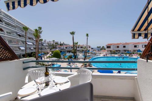 Club Atlantis 35 - One Bed - main image