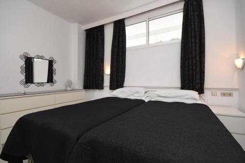 Club Atlantis 28 - One Bed - image 10