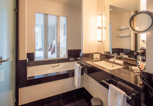 Superior Double or Twin Room image 4