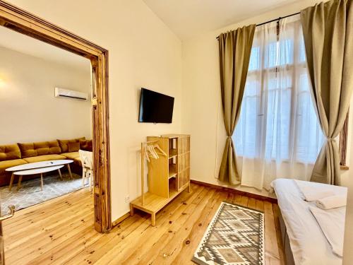 One-Bedroom Apartment image 10