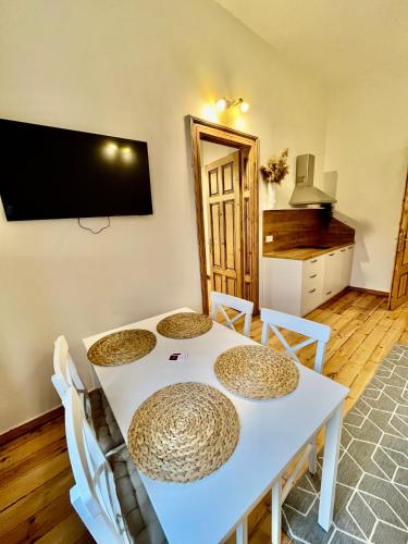 One-Bedroom Apartment image 8