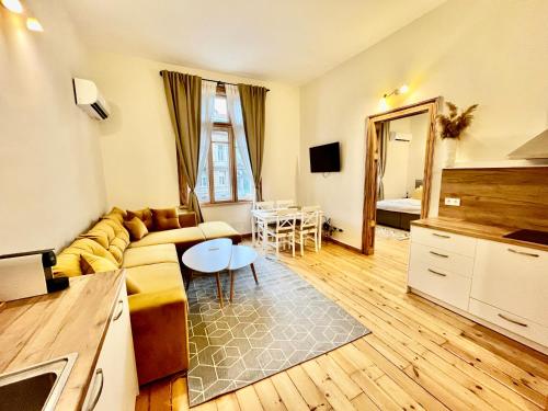 One-Bedroom Apartment image 2