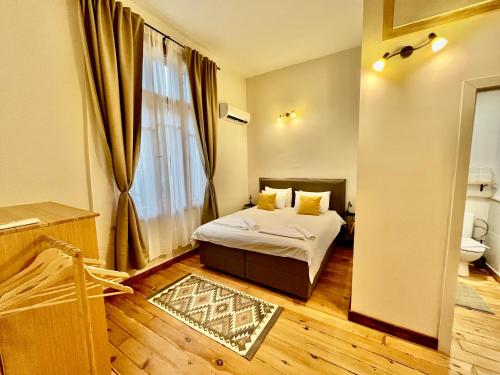 One-Bedroom Apartment image 1