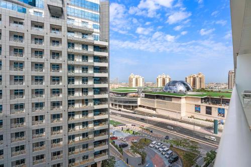 BR Palm Jumeirah with pool on roof amazing view - image 14