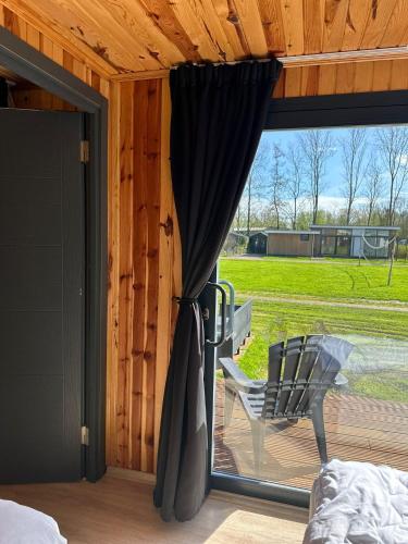 Luxe Tiny House bij het Leekstermeer