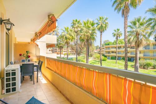 Balcony/terrace, Hello Cote D'Azur - Spacieux 3 pieces a 5 min des plages a pieds in Avenue de Cannes