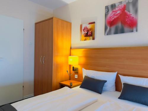 Elbbrücken Hotel - image 12