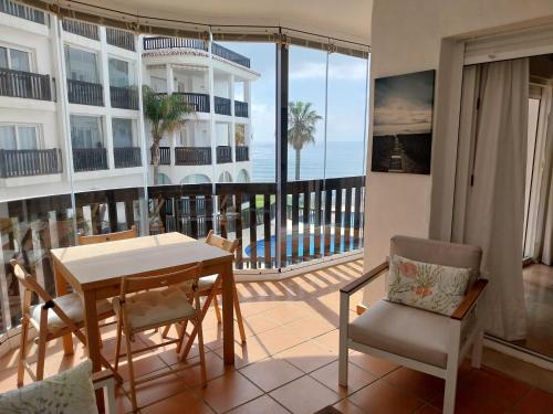 Seaview Puerta del Mar first line beach - image 3