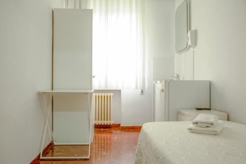 Barcelona City Street Hostal