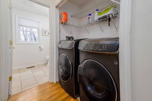 Spacious 4BR suburban home! Spacious 4BR suburban home!