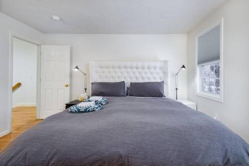 Spacious 4BR suburban home! Spacious 4BR suburban home!