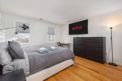 Spacious 4BR suburban home! Spacious 4BR suburban home!