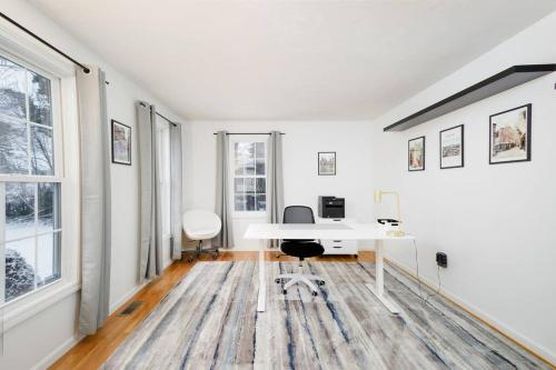 Spacious 4BR suburban home! Spacious 4BR suburban home!