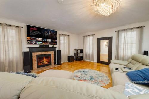 Spacious 4BR suburban home! Spacious 4BR suburban home!