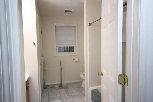 Spacious 4BR suburban home! Spacious 4BR suburban home!