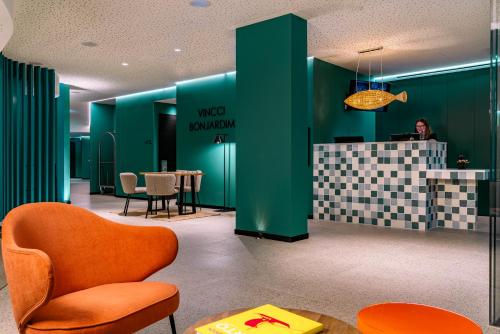 Előcsarnok, Vincci Bonjardim near Das Almas Templom