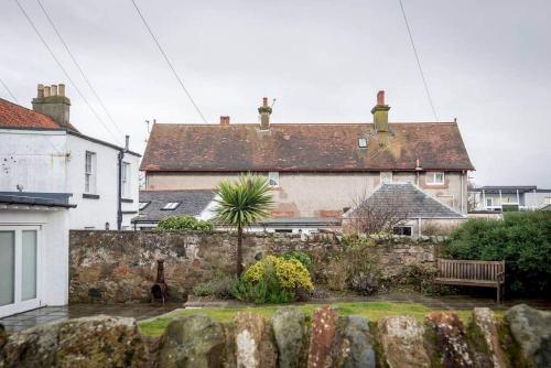 The Stables Loft, Close to Elie Beach