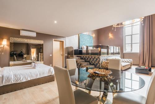 Penthouse Suite Rome - image 6