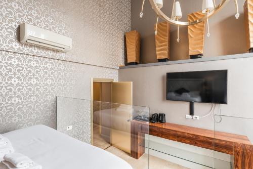 Penthouse Suite Rome - image 14