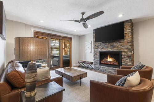 TOWN POINTE B204 condo