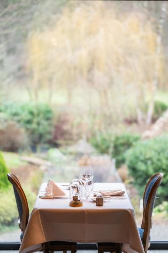 Logis Hostellerie De La Claire Fontaine - image 4