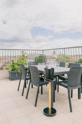 M14 SkyView City Center Room Type - Triple Room with Private Terrace M14 SkyView City Center Room Type - Triple Room with Private Terrace