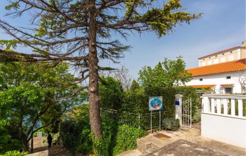 3 Bedroom Pet Friendly Home In Omisalj - Tap to explore photos