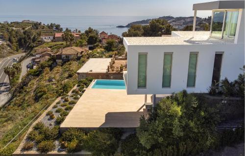 Five-Bedroom Holiday Home