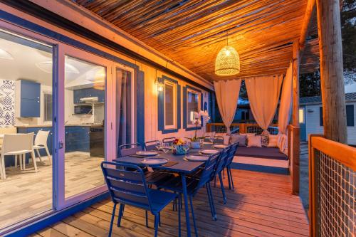 3 bedrooms, 6 beds