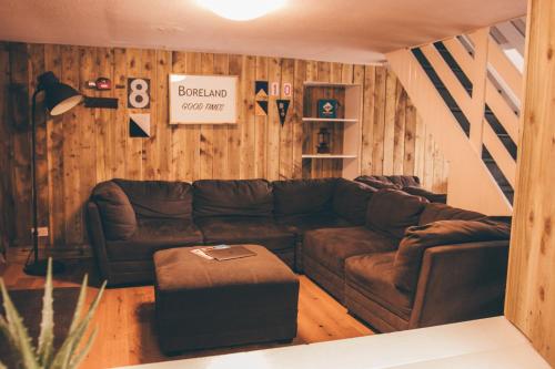 3 bedrooms, 7 beds