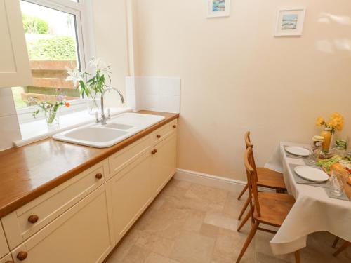 Seaview Coverack - image 12