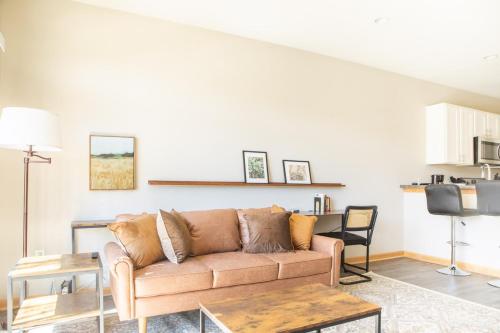 Flexhome Brewers Hill 1BR TS3 - near Brady St and Riverwalk in Milwaukee, USA