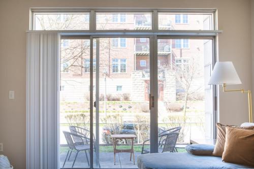 Flexhome Brewers Hill 2BR TS4 - near Brady St and Riverwalk in Milwaukee, USA