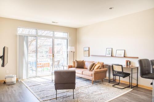 Flexhome Brewers Hill 1BR TS1 - near Brady St and Riverwalk in Milwaukee, USA