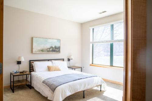 Flexhome Brewers Hill 1BR TS1 - near Brady St and Riverwalk in Milwaukee, USA