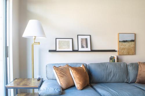 Flexhome Brewers Hill 2BR TS2 - near Brady St and Riverwalk in Milwaukee, USA