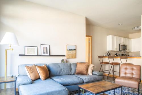 Flexhome Brewers Hill 2BR TS2 - near Brady St and Riverwalk in Milwaukee, USA