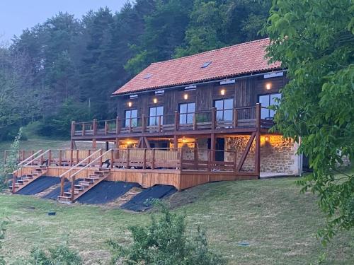 2 PRIVATE POOL with Stunning Views!! in มงติญัค