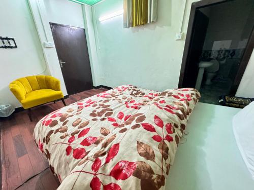 Decent Lodge Guest House - main image