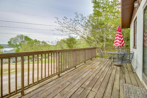 Cozy Elizabeth Studio with Deck Near Norfork Lake! thumb 2
